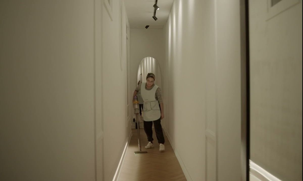 Couverture du film A votre service