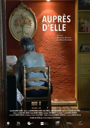 Couverture du film Auprès d'elle