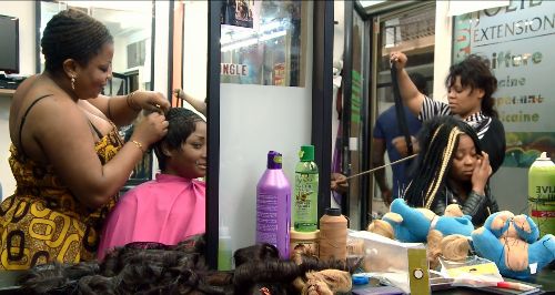 Couverture du film Chez jolie coiffure