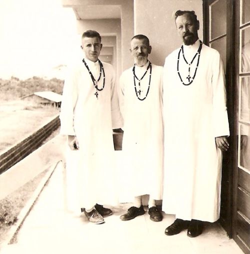 Couverture du film Mémoire de missionnaires