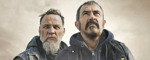 Couverture du film Les premiers, les derniers