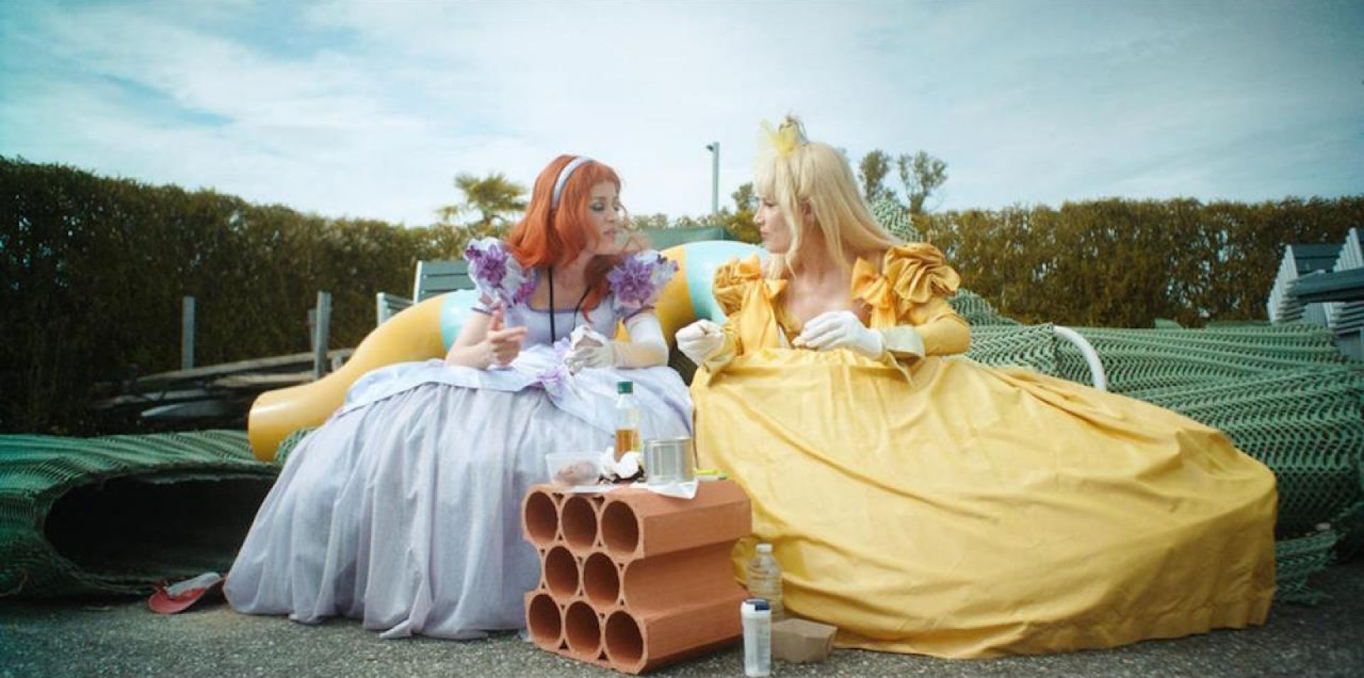 Couverture du film Son altesse protocole