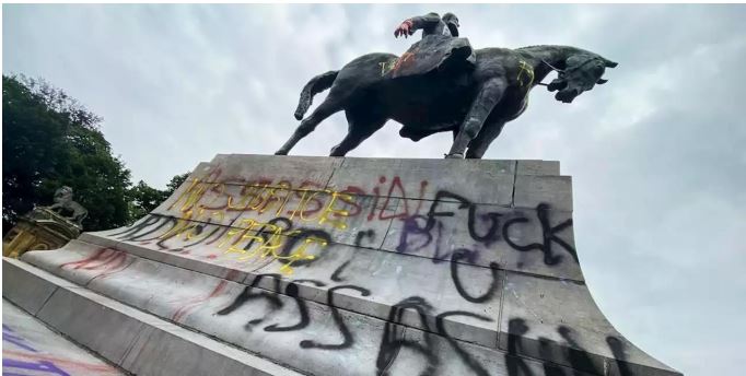 Couverture du film Tout contact laisse une trace